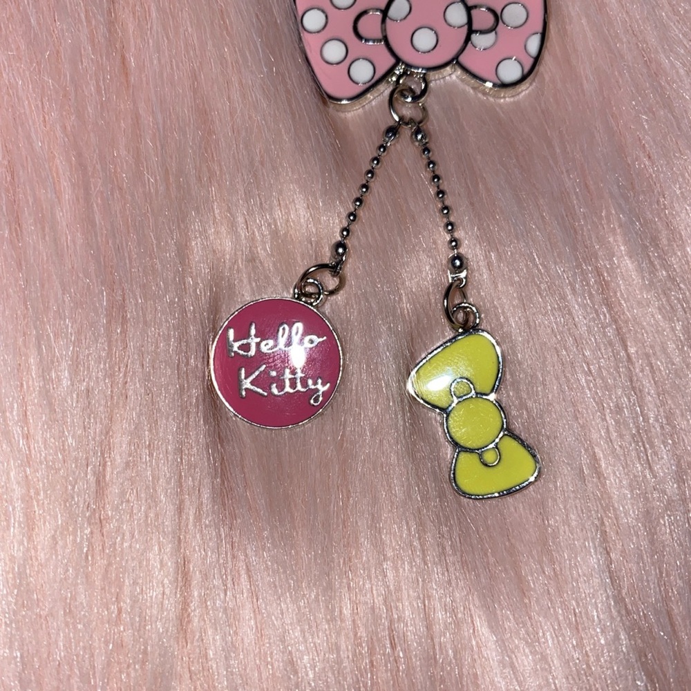 Hello Kitty Keychain - Picture 2 of 4